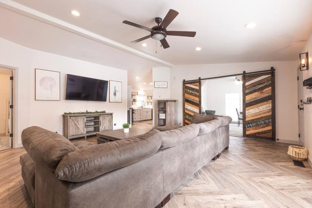 Families & Pets! Hot Tub, Playground, Gym & More! Pinetop-Lakeside
