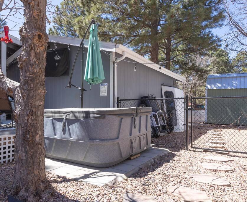 Families & Pets! Hot Tub, Playground, Gym & More!