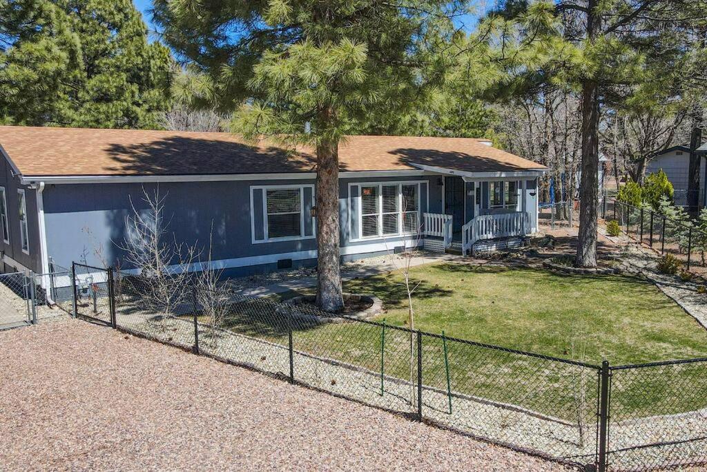 Holiday home Families & Pets! Hot Tub, Playground, Gym & More!